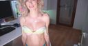 Public masturbation delivery of a white blonde beauty! !!